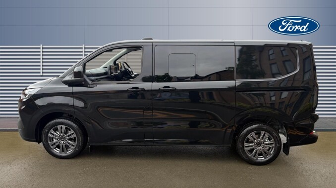 Ford Transit Custom 320 L1 Diesel Fwd 2.0 EcoBlue 136ps H1 Double Cab Van Limited - Image 4